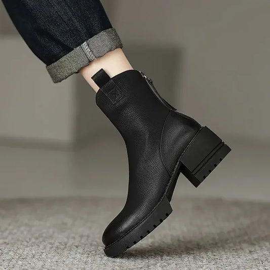 Elegante und stützende orthopädische Stiefel
