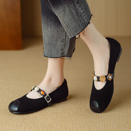 Stützende und stilvolle orthopädische Schuhe