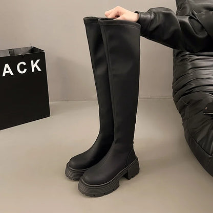 Stützende und stilvolle orthopädische Stiefel
