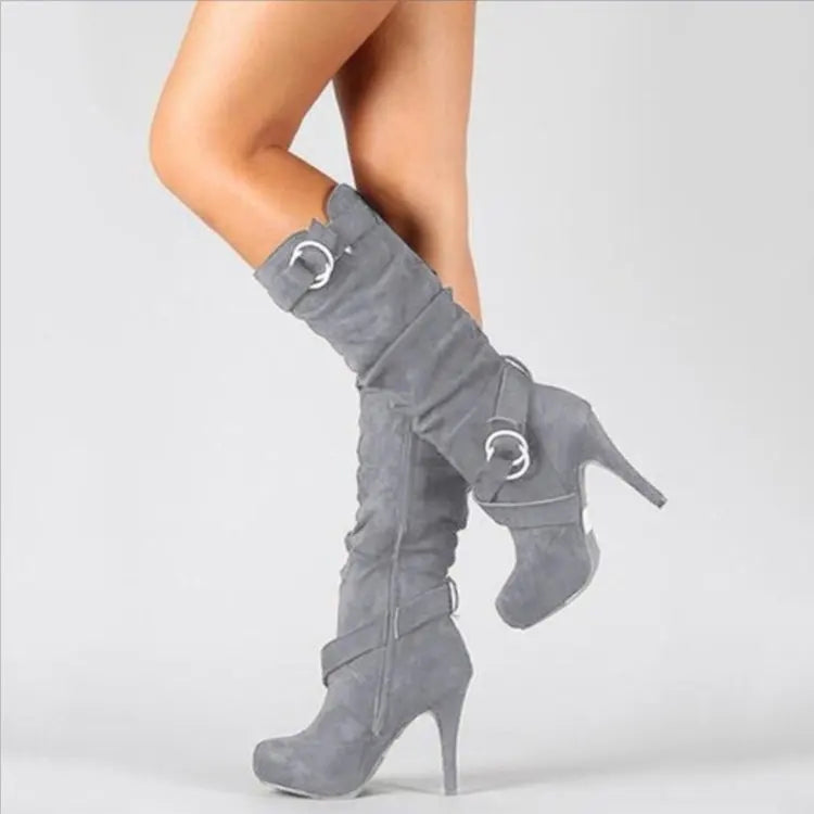 EM | Schicke kniehohe Stiefel mit Schnallendetail