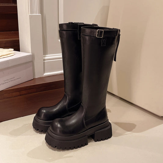 Lässige und stützende orthopädische Stiefel