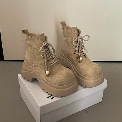 Modische und stützende orthopädische Stiefel