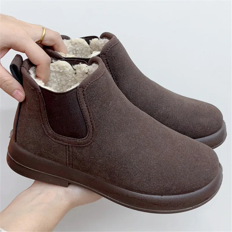 Stützende und trendige orthopädische Stiefel
