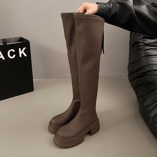 Stützende und stilvolle orthopädische Stiefel