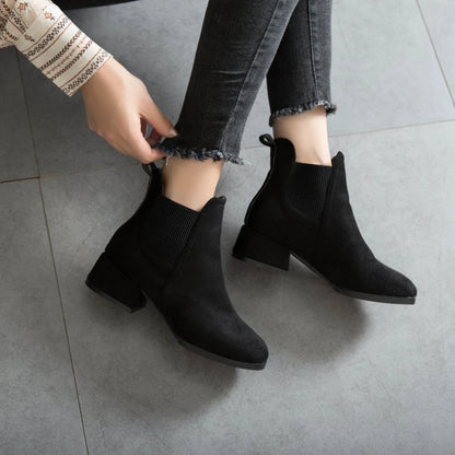 Maßgeschneiderte und bequeme orthopädische Stiefel