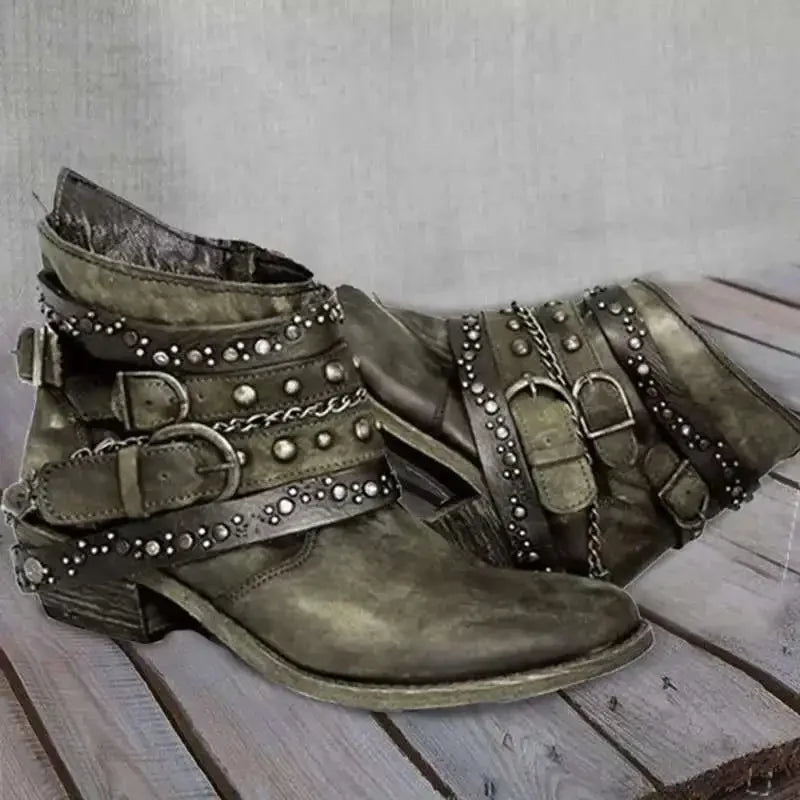 EM | Rockstar Chic Nieten-Stiefeletten