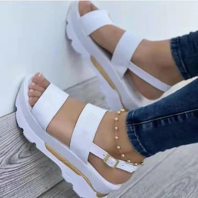 EM | Riemchen-Plateau-Sandalen
