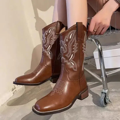 Modische und stützende orthopädische Stiefel