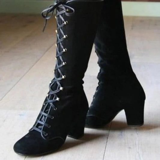 EM | Elegante kniehohe Schnürstiefel mit Blockabsatz