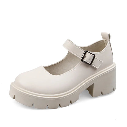 Elegante und stützende orthopädische Absätze