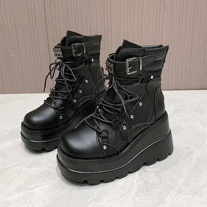 Stützende und trendige orthopädische Stiefel