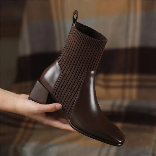 EM | Elegante Strickstiefeletten