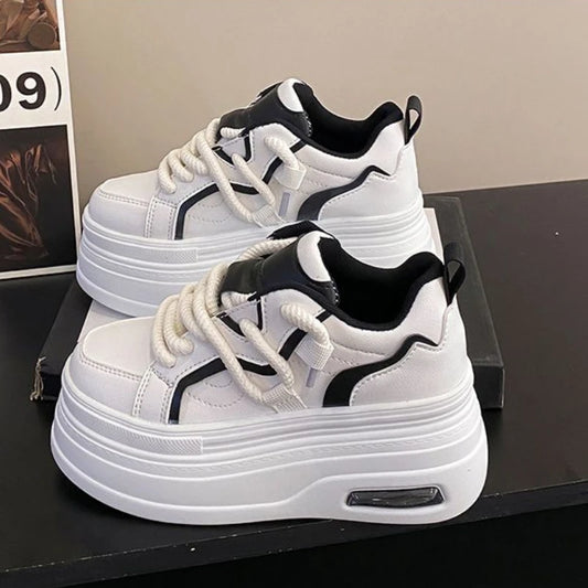 Modische und stützende orthopädische Turnschuhe