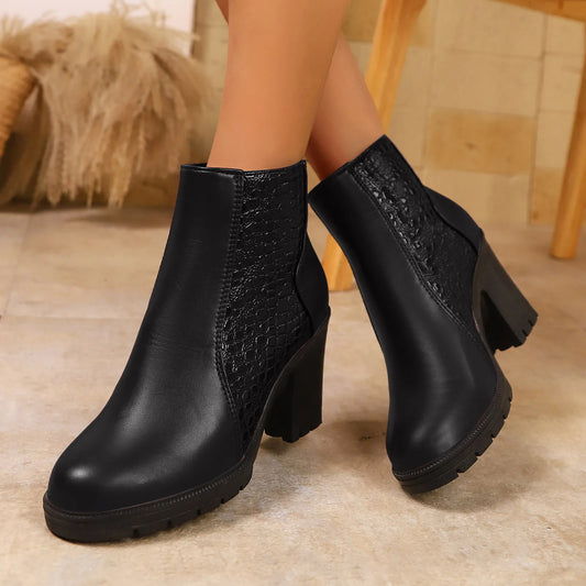Modische und stützende orthopädische Stiefel