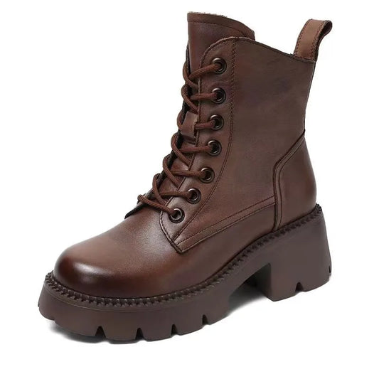 Lässige und stützende orthopädische Stiefel
