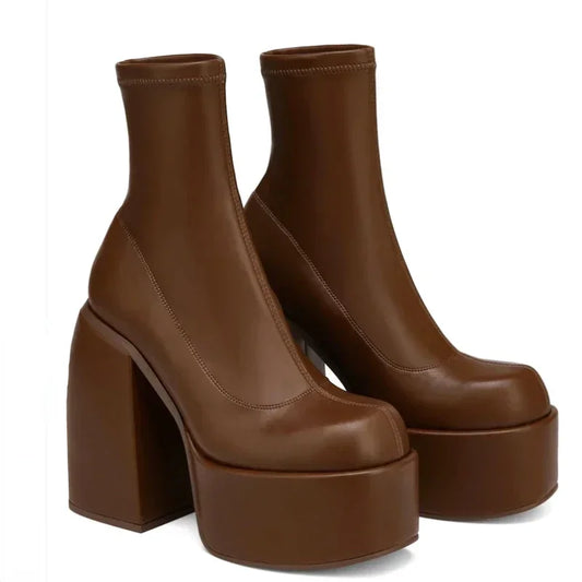 EM | Entspannte und stützende Plateau-Stiefeletten