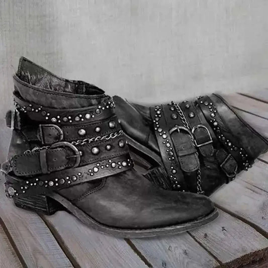 EM | Rockstar Chic Nieten-Stiefeletten