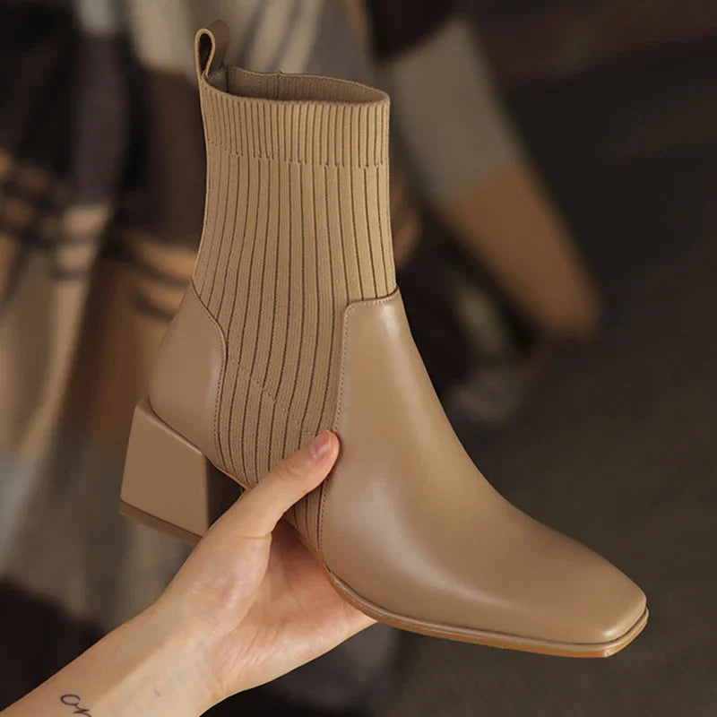 EM | Elegante Strickstiefeletten