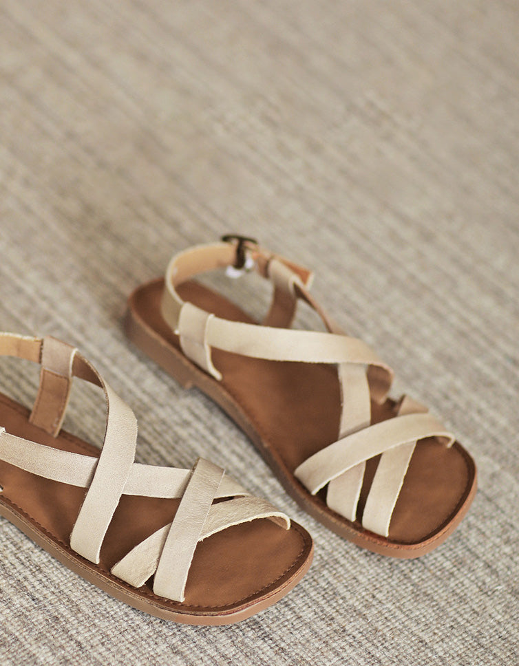 EM | Leichte Sandalen aus Leder