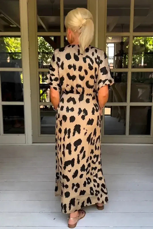 MW | Maxikleid mit Leopardenmuster und V-Ausschnitt