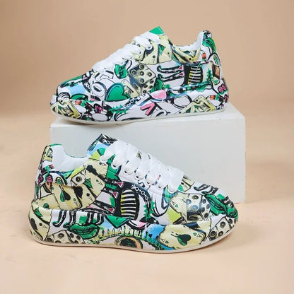 EM | Lebendige Turnschuhe im Graffiti-Stil
