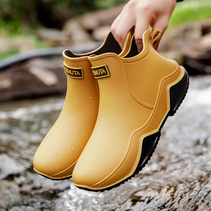 Bequeme und modische orthopädische Stiefel
