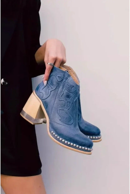 EM | Stützende und trendige Stiefel