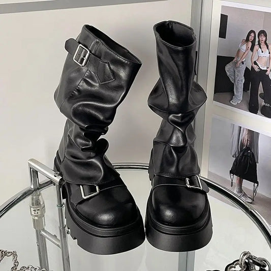 Elegante und stützende orthopädische Stiefel