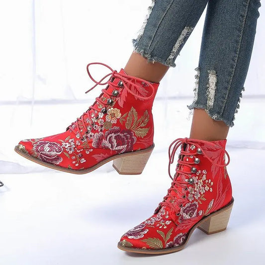 Maßgeschneiderte und bequeme orthopädische Stiefel