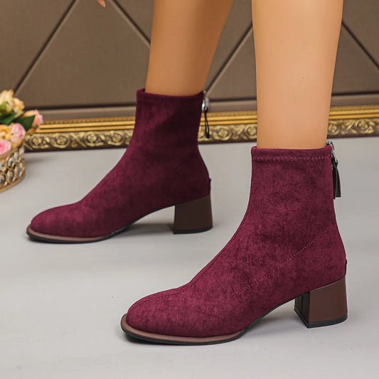 Elegante und stützende orthopädische Stiefel