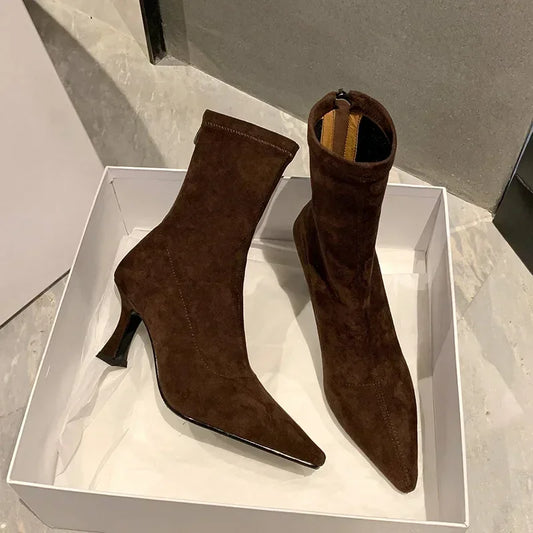 Vielseitige und stützende orthopädische Stiefel