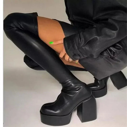 Bequeme und modische orthopädische Stiefel