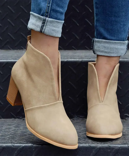 EM | Schicke Stiefeletten mit V-Ausschnitt und Blockabsatz