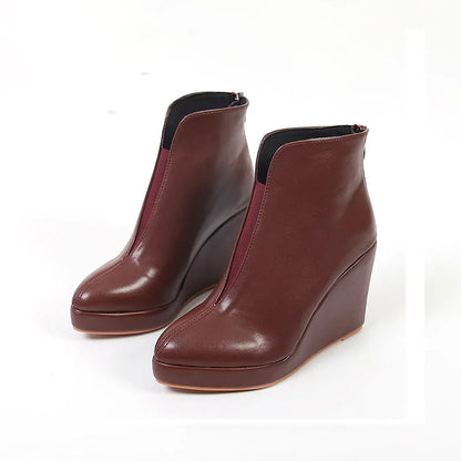 EM | Schlanke Keilstiefeletten