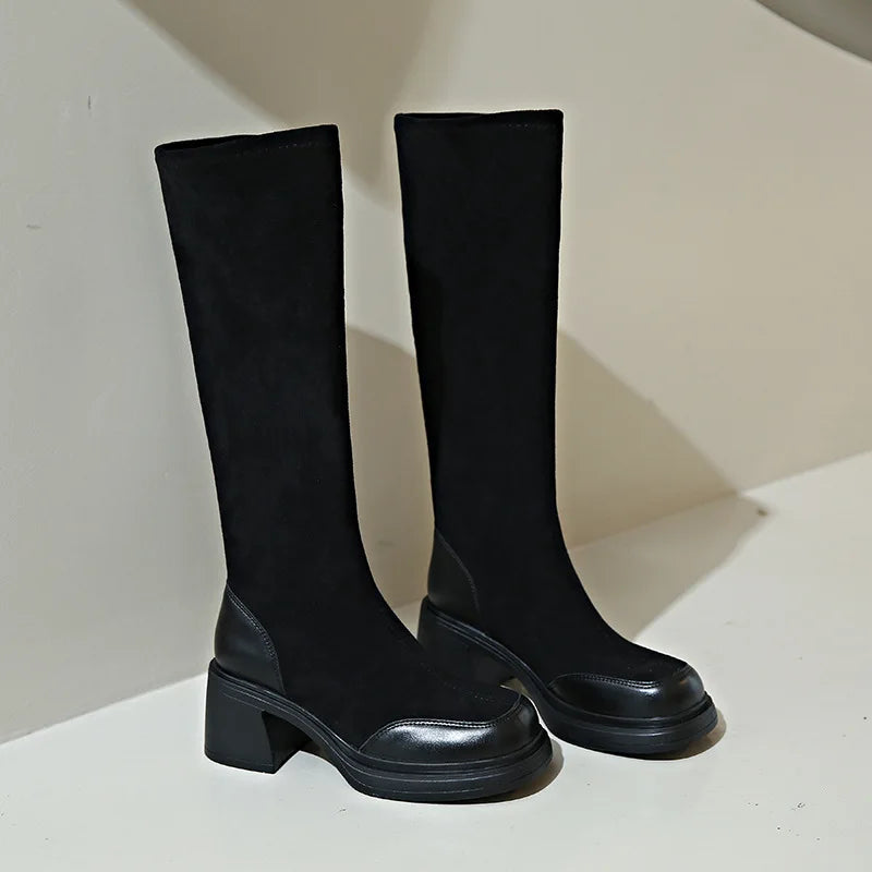 Lässige und stützende orthopädische Stiefel