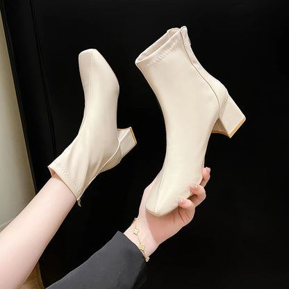Bequeme und modische orthopädische Stiefel