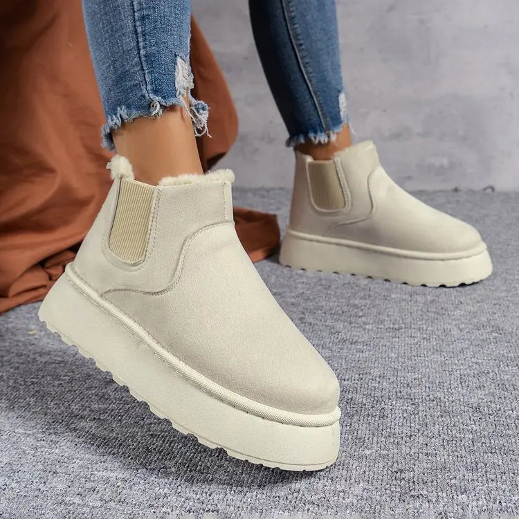 EM | Gemütliche Stiefelette