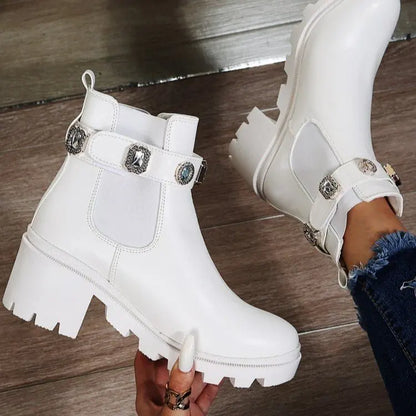 Modische und stützende orthopädische Stiefel