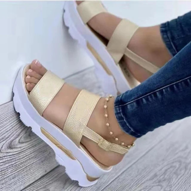 EM | Riemchen-Plateau-Sandalen
