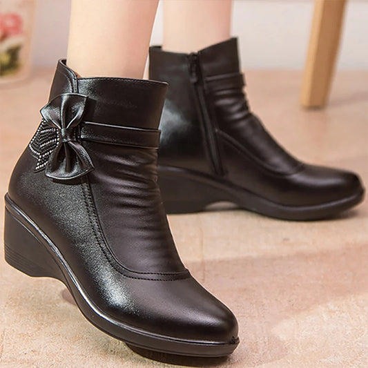 Bequeme und modische orthopädische Stiefel