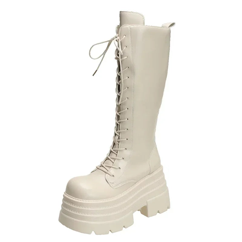 Elegante und stützende orthopädische Stiefel