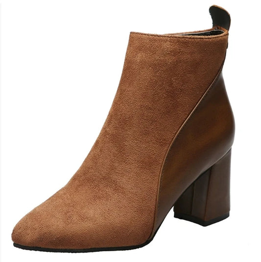 Modische und stützende orthopädische Stiefel
