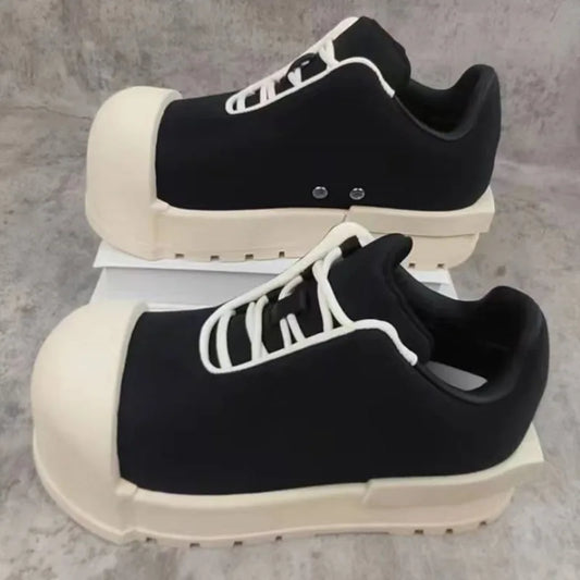 Elegante und stützende orthopädische Turnschuhe