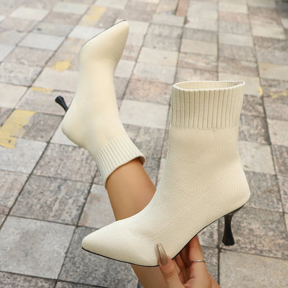 Modische und stützende orthopädische Stiefel