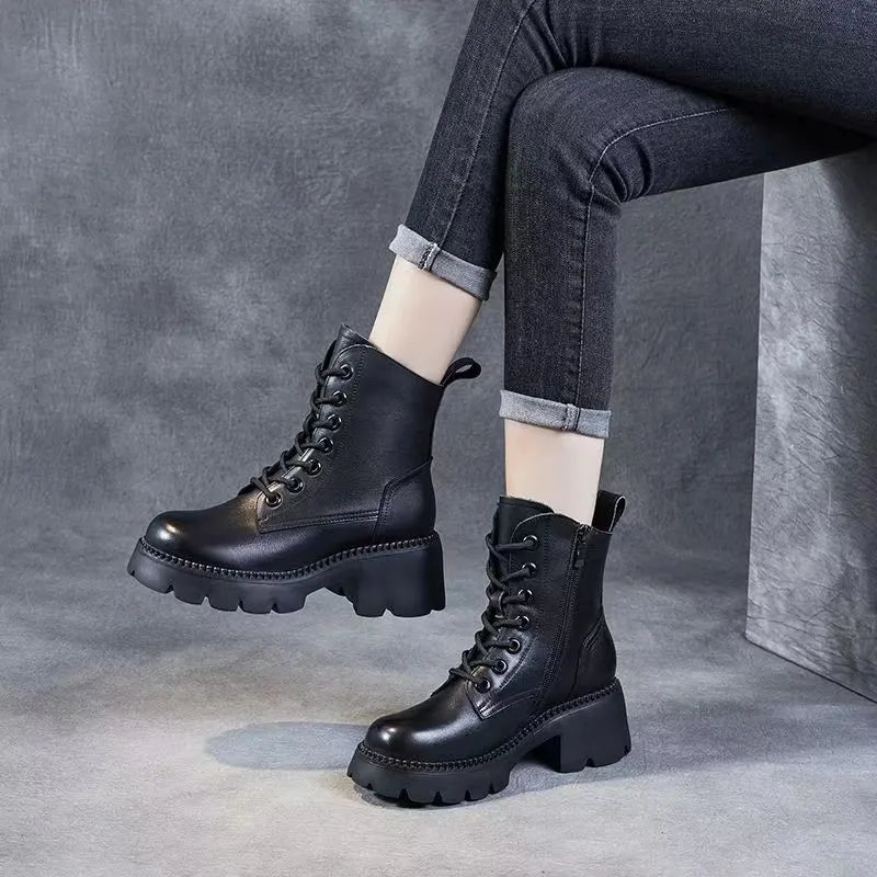 Lässige und stützende orthopädische Stiefel