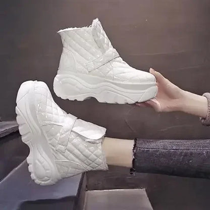 Modische und stützende orthopädische Stiefel