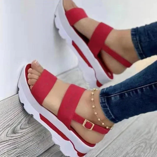 EM | Riemchen-Plateau-Sandalen