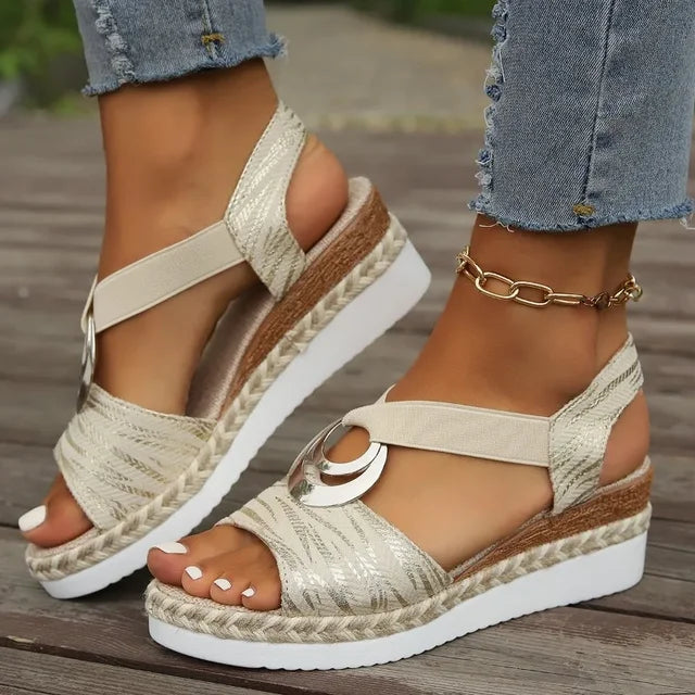 EM | Sandalen mit Keilabsatz