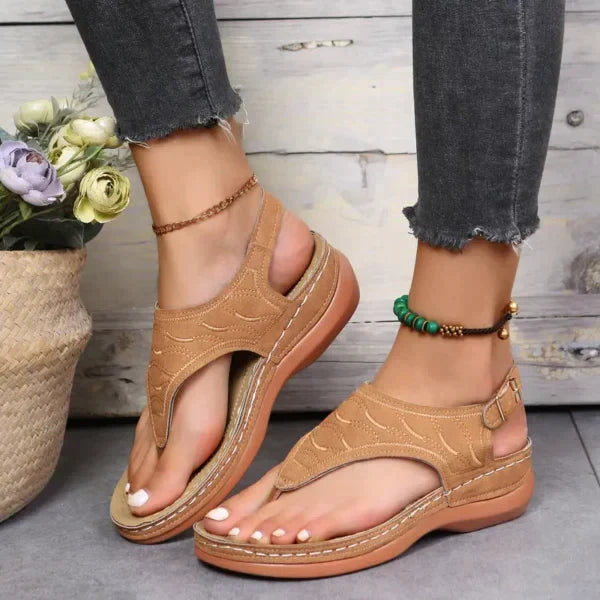 EM | Modische Ledersandalen für den Sommer