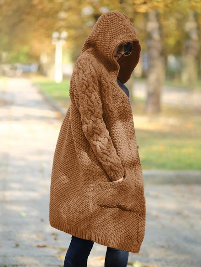 EM | Strickjacke mit Kapuze aus Grobstrick